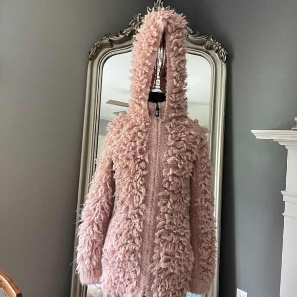 Giorgio Armani Pink Ski Jacket with Cozy Hood - Picture 4 of 8